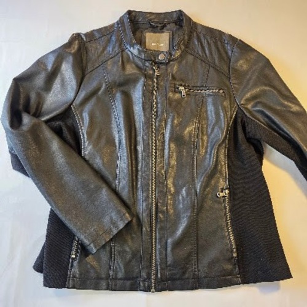 Maurices Womens Black Faux Leather Moto Jacket Ribbed Knit Side Panels Size 1